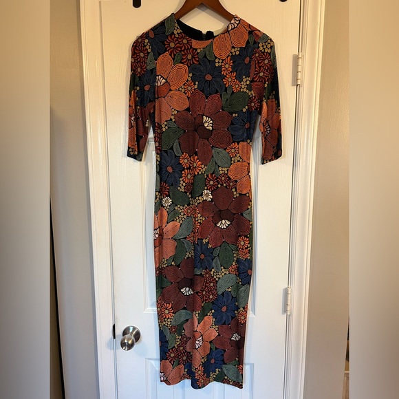 NEW Farm Rio Stitched Flowers Midi Dress size Small - Picture 5 of 12